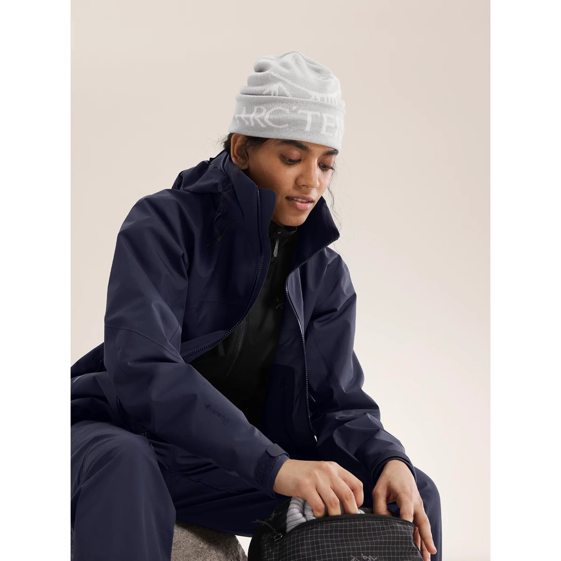 Arc'teryx Bird Word Toque in Solitude/Arctic Silk - Image 3
