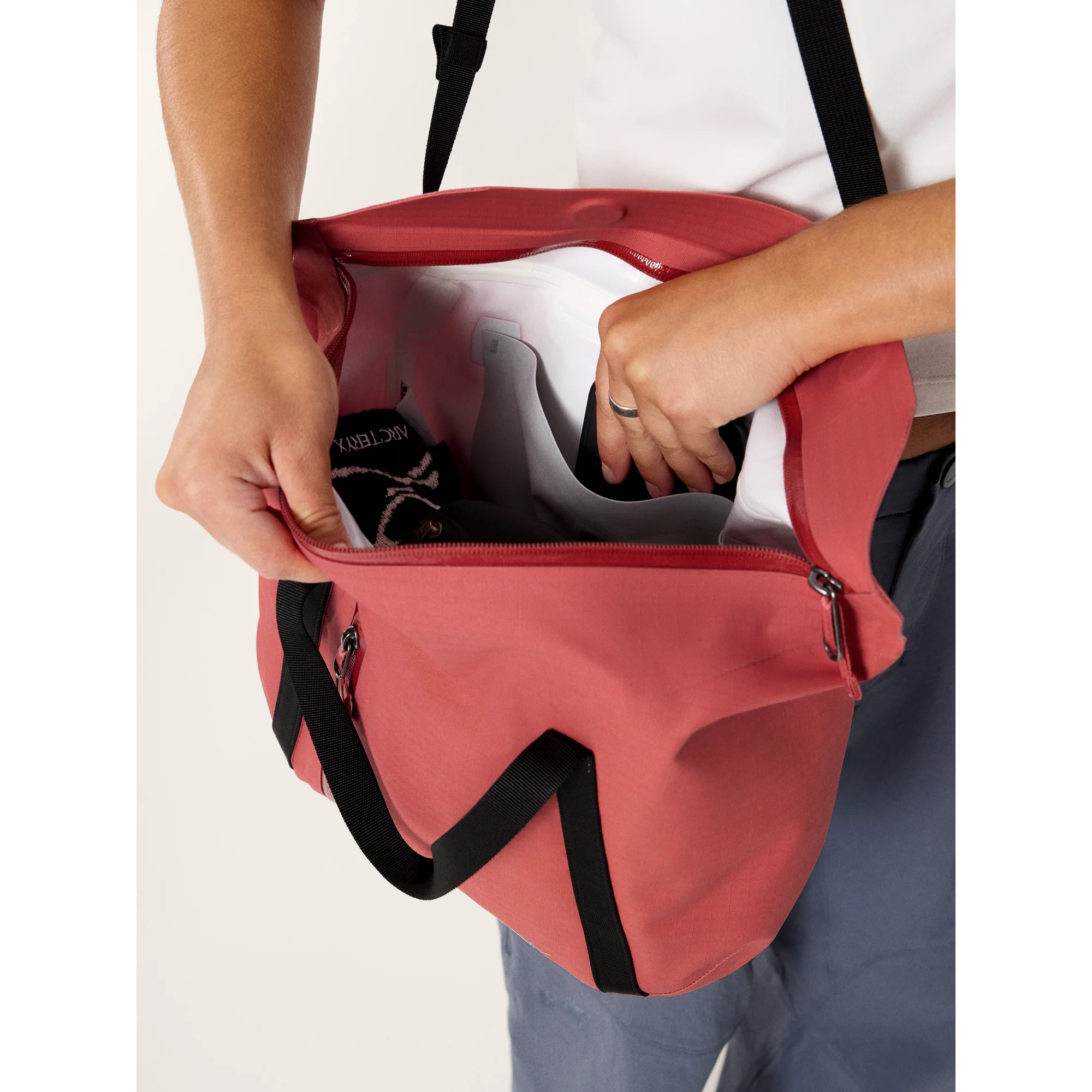 Arc'teryx Granville Shoulder Bag - Image 20