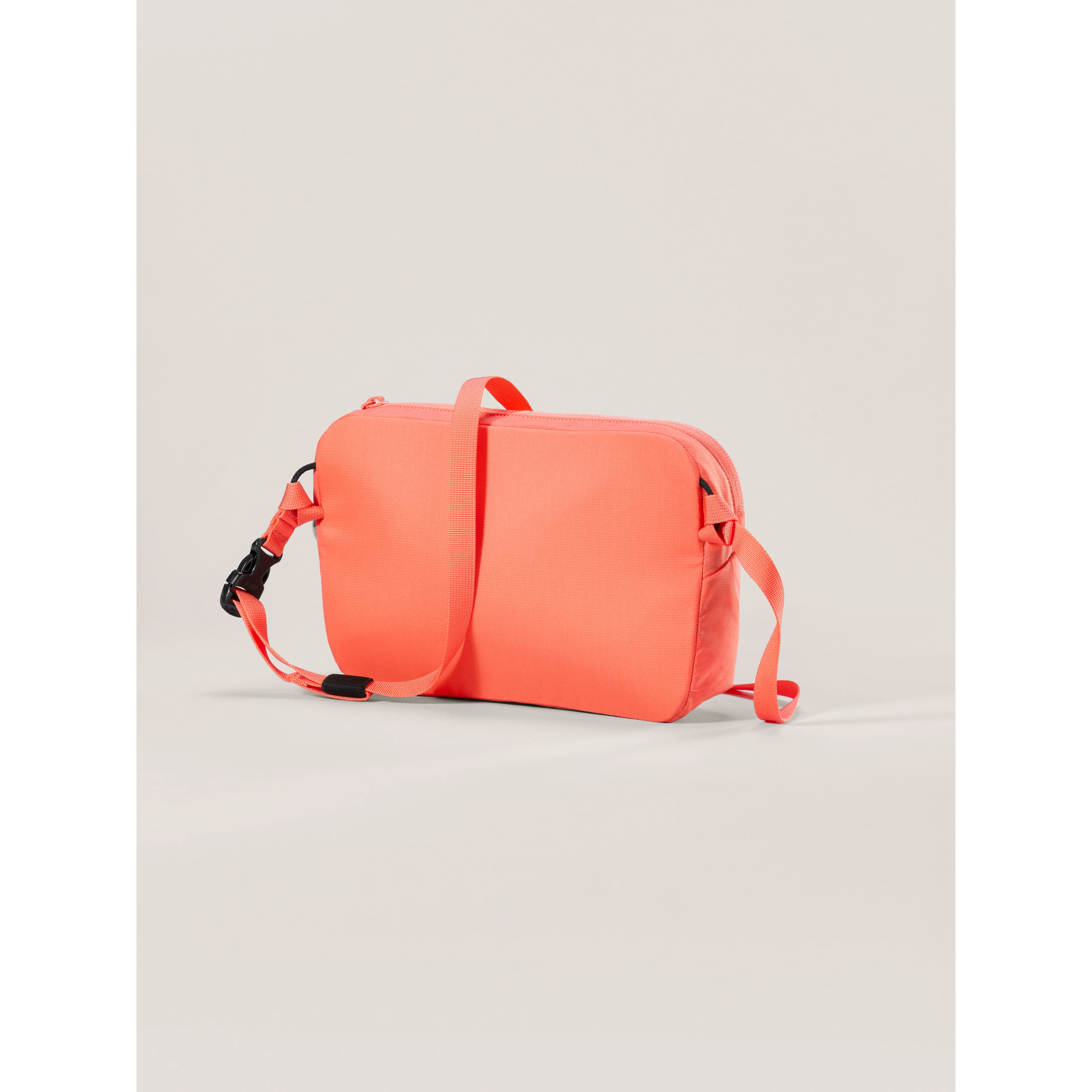 Arc'teryx Heliad Crossbody Bag - Image 33