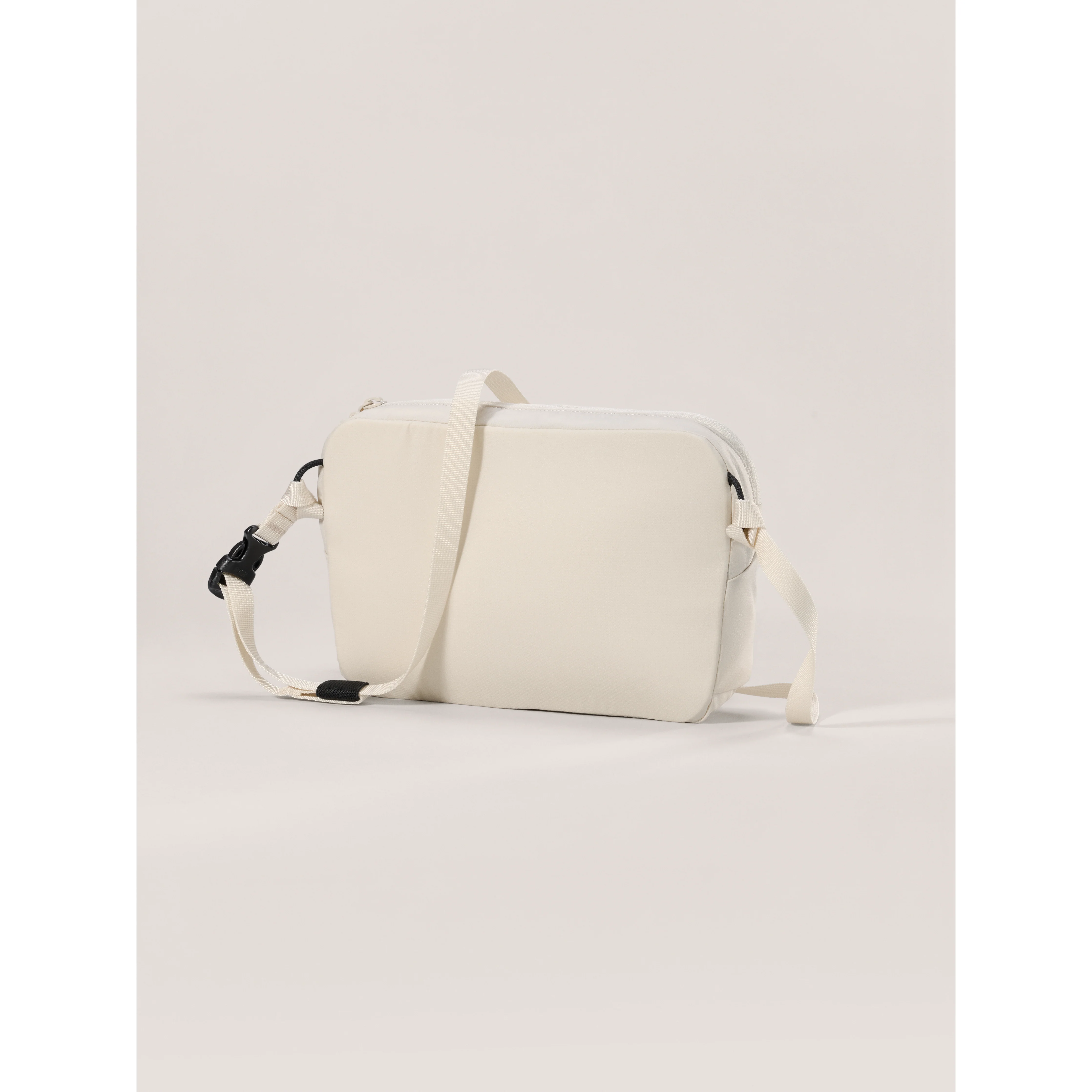 Arc'teryx Heliad Crossbody Bag - Image 40
