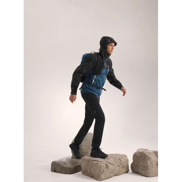 Arc'teryx Men's Beta Jacket in Lodestar - Image 5