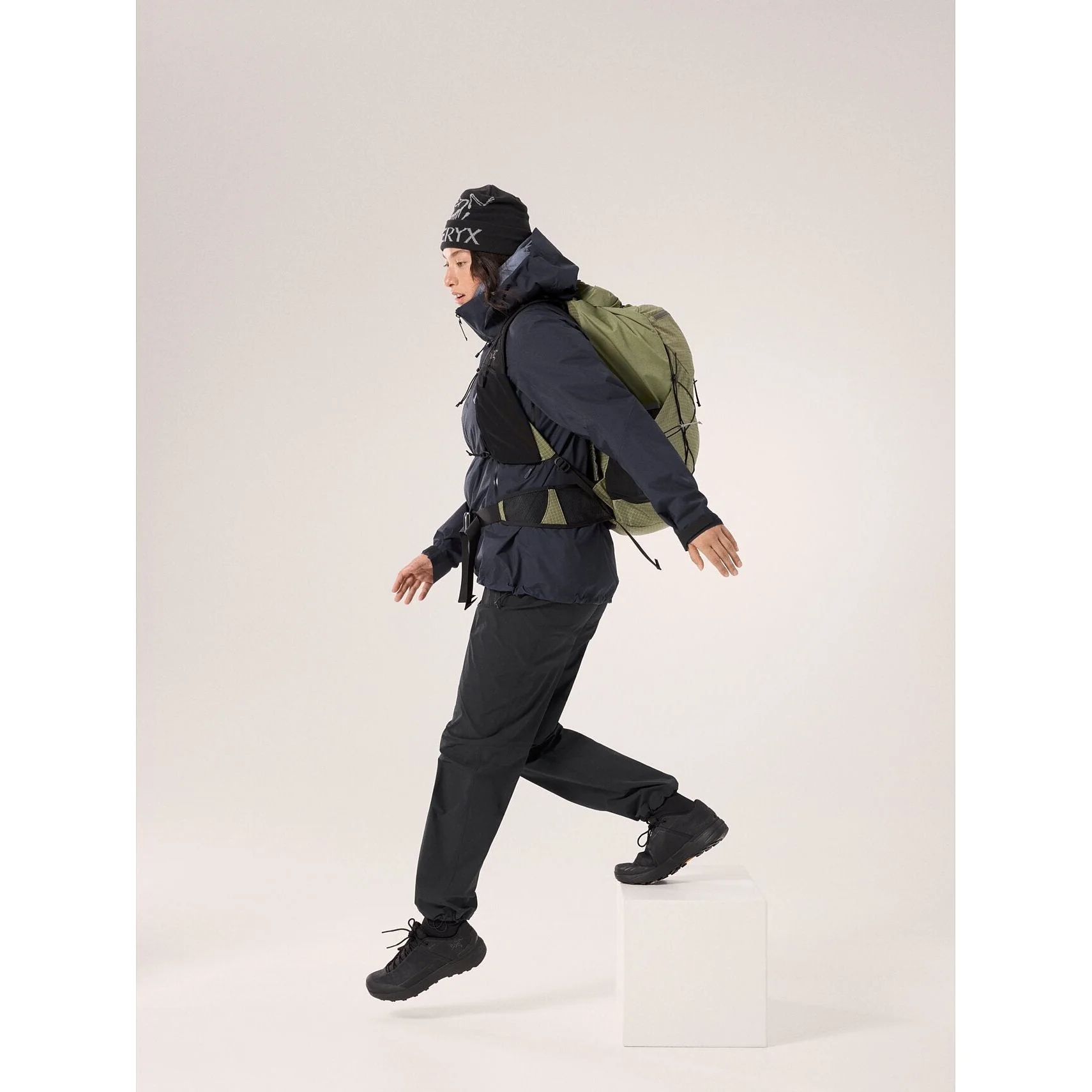 Arc'teryx Women's Beta AR Jacket - Image 11