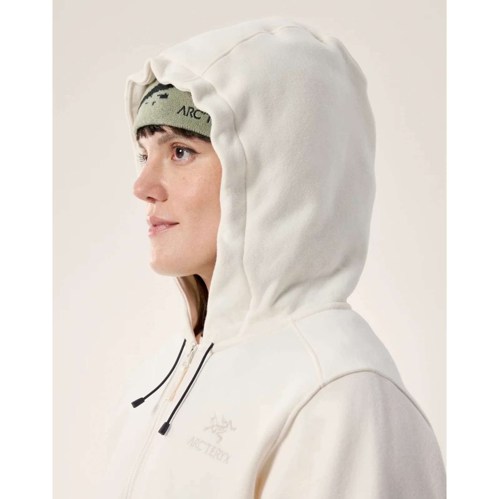Arc'teryx Women's Emblem Fleece Full Zip Crop Hoody - Image 12