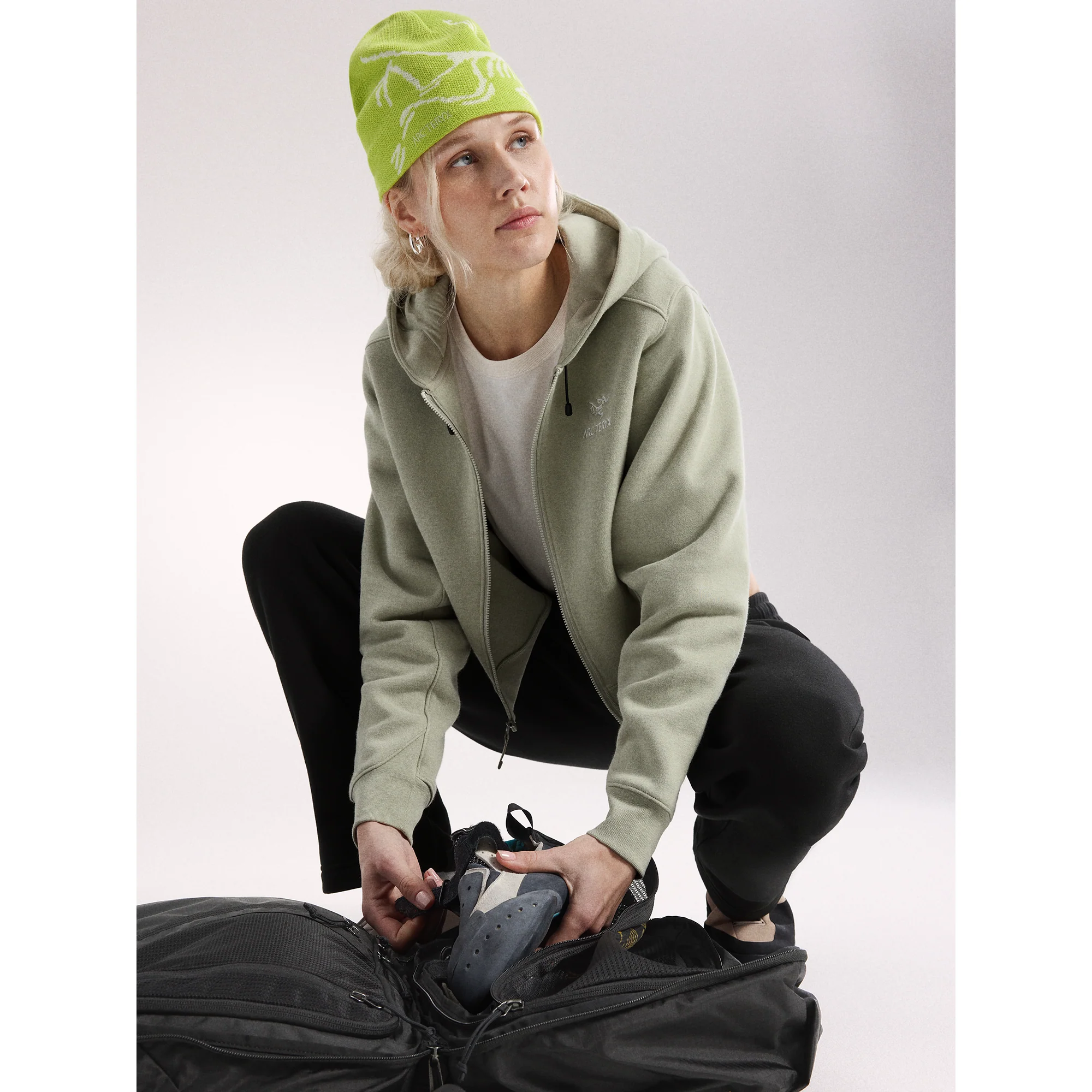 Arc'teryx Women's Emblem Fleece Full Zip Crop Hoody - Image 3