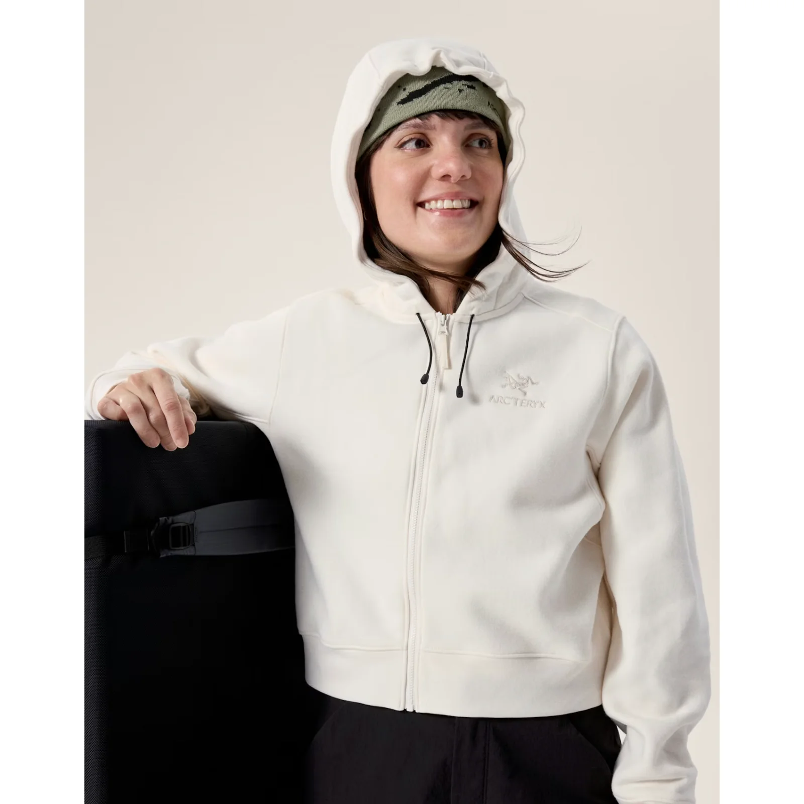 Arc'teryx Women's Emblem Fleece Full Zip Crop Hoody - Image 9