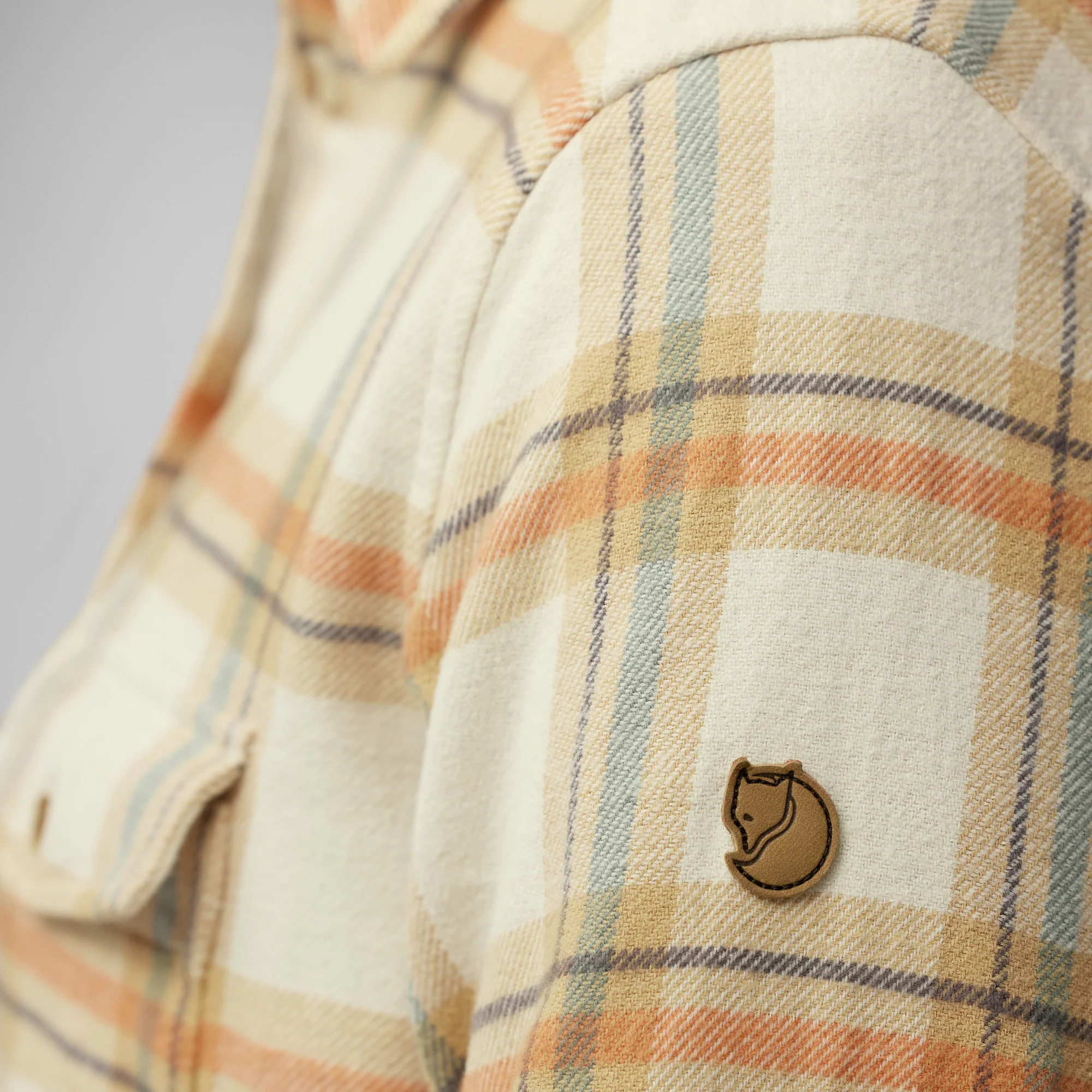Fjallraven Women's Övik Heavy Flannel Shirt - Image 11