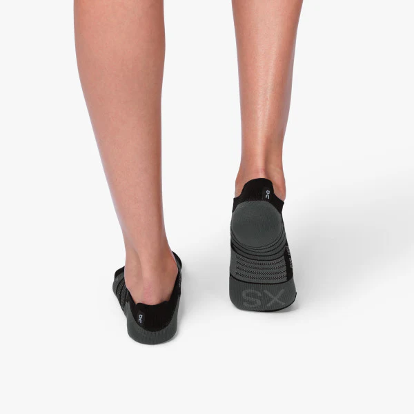 On Running Women's Low Sock in Black Shadow - Image 4