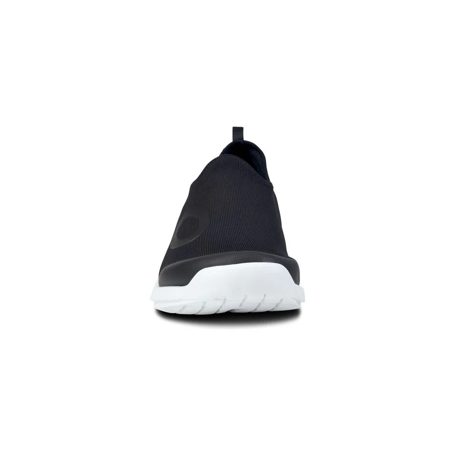OOFOS Men's OOmg Sport Low Shoe in White/Black - Image 6