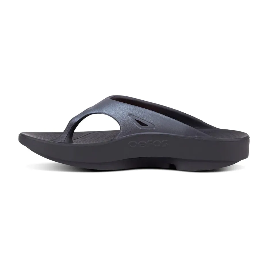 Oofos Ooriginal Sport Sandal in Graphite - Image 4