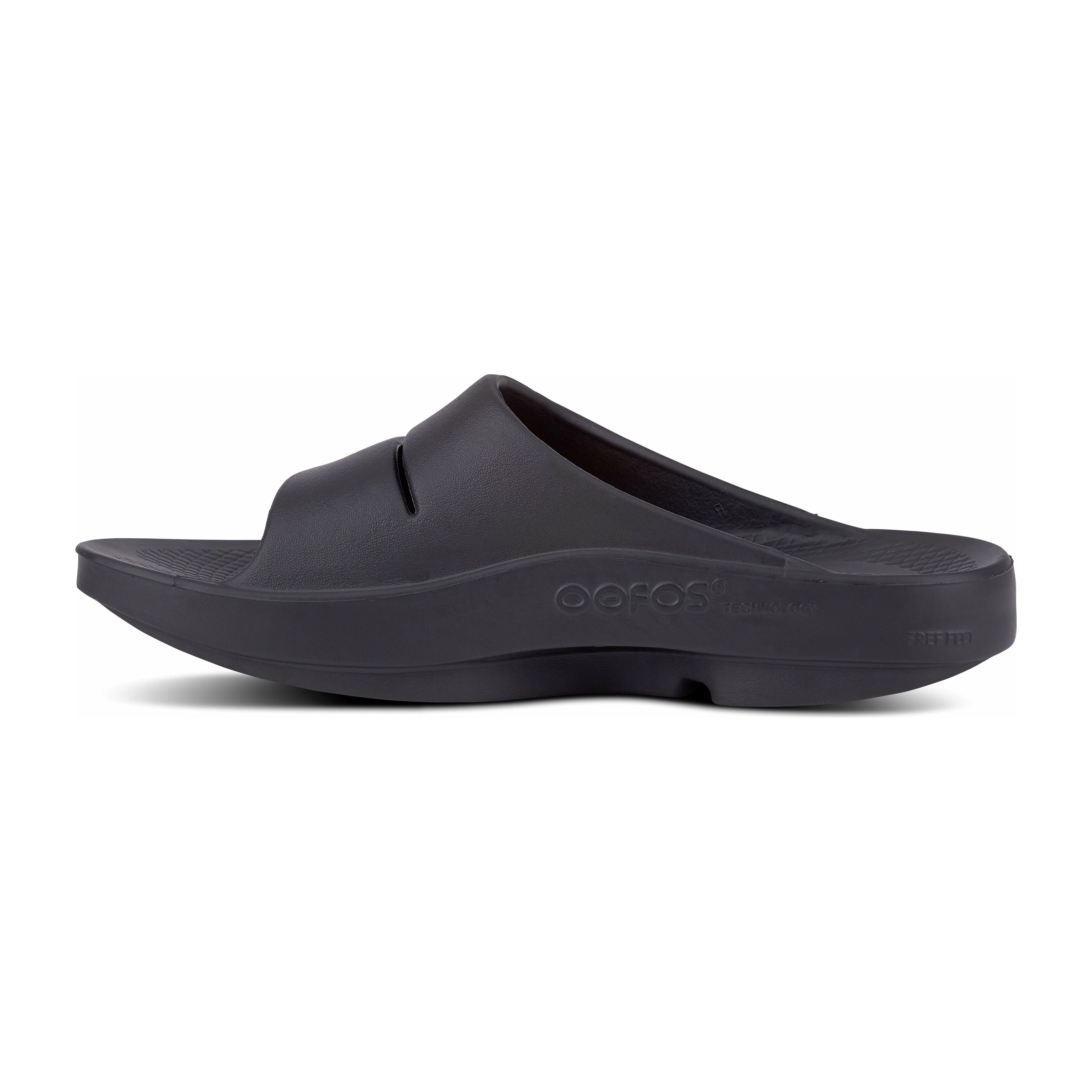 OOFOS Unisex Ooahh Slide Sandals in Black - Image 4