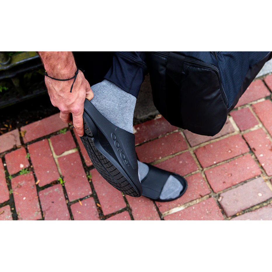 OOFOS Unisex Ooahh Sports Flex Sandals in Black Matte - Image 10