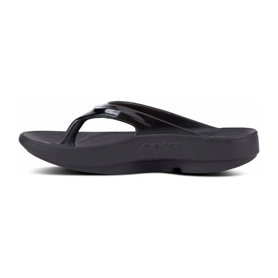 OOFOS Women's OOlala Thong Sandal in Black - Image 3
