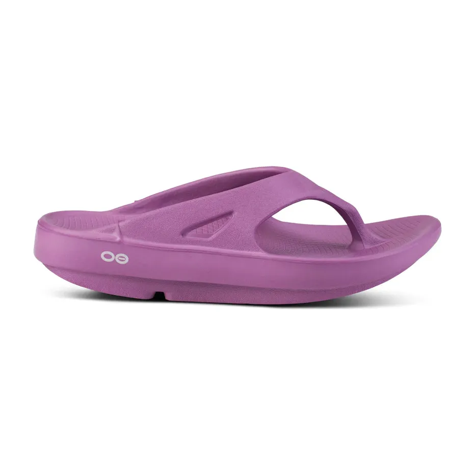 OOFOS Unisex OOriginal Sandal in Plum - Image 2