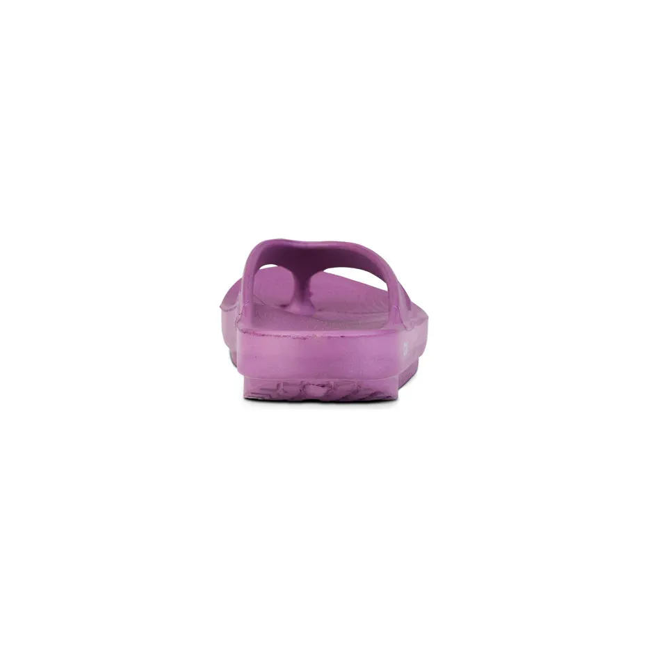 OOFOS Unisex OOriginal Sandal in Plum - Image 8