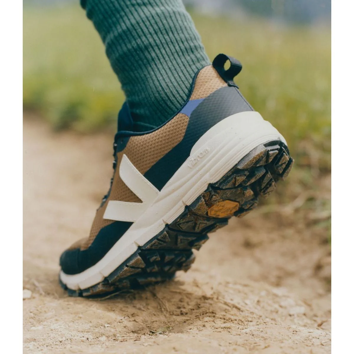 Veja Men's Dekkan Alveomesh in Tent Pierre Purple - Image 5