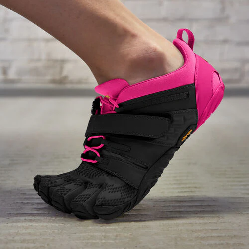 Vibram Women's V-Train 2.0 in Black/Pink - Image 4